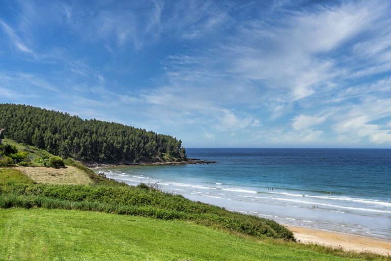 10 Genius Travel Hacks Every Jet-Setter Should Know